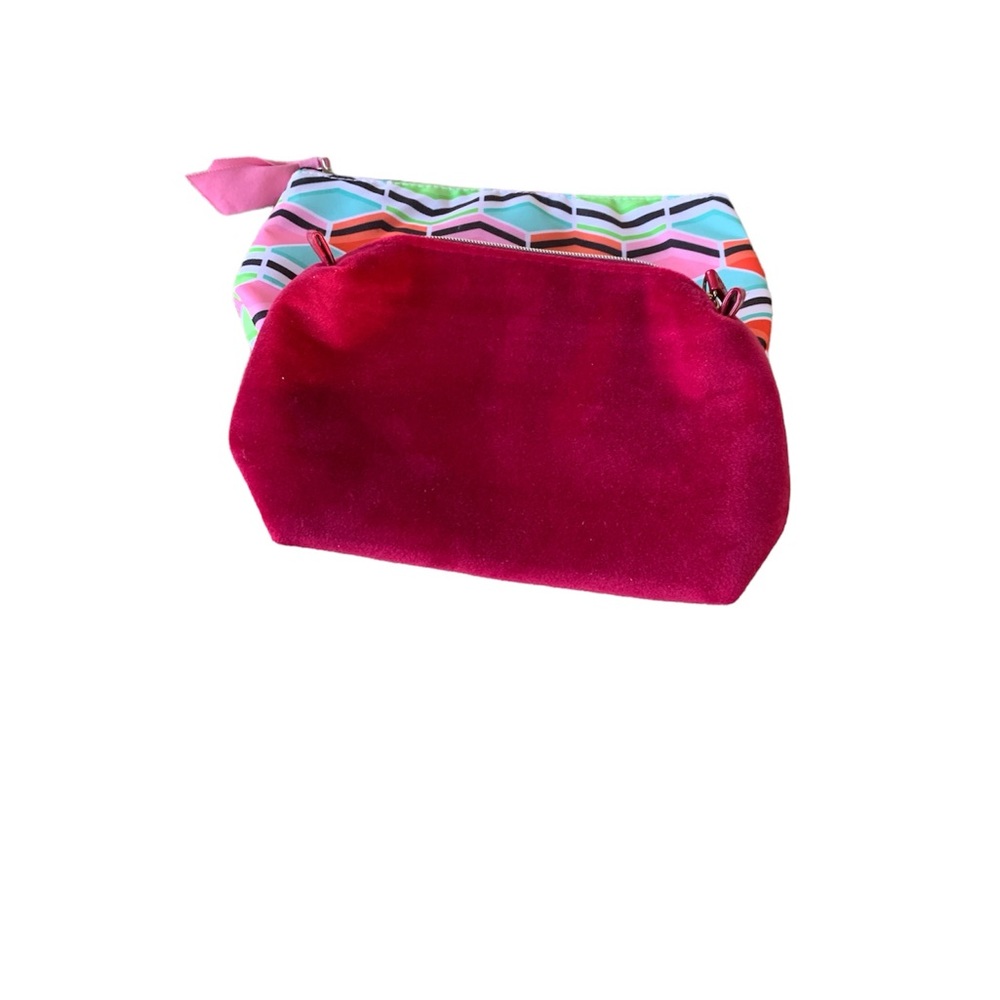 ⭐️2 Cosmetic Bags⭐️